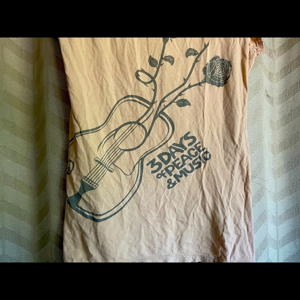 Beige Woodstock tee, size small